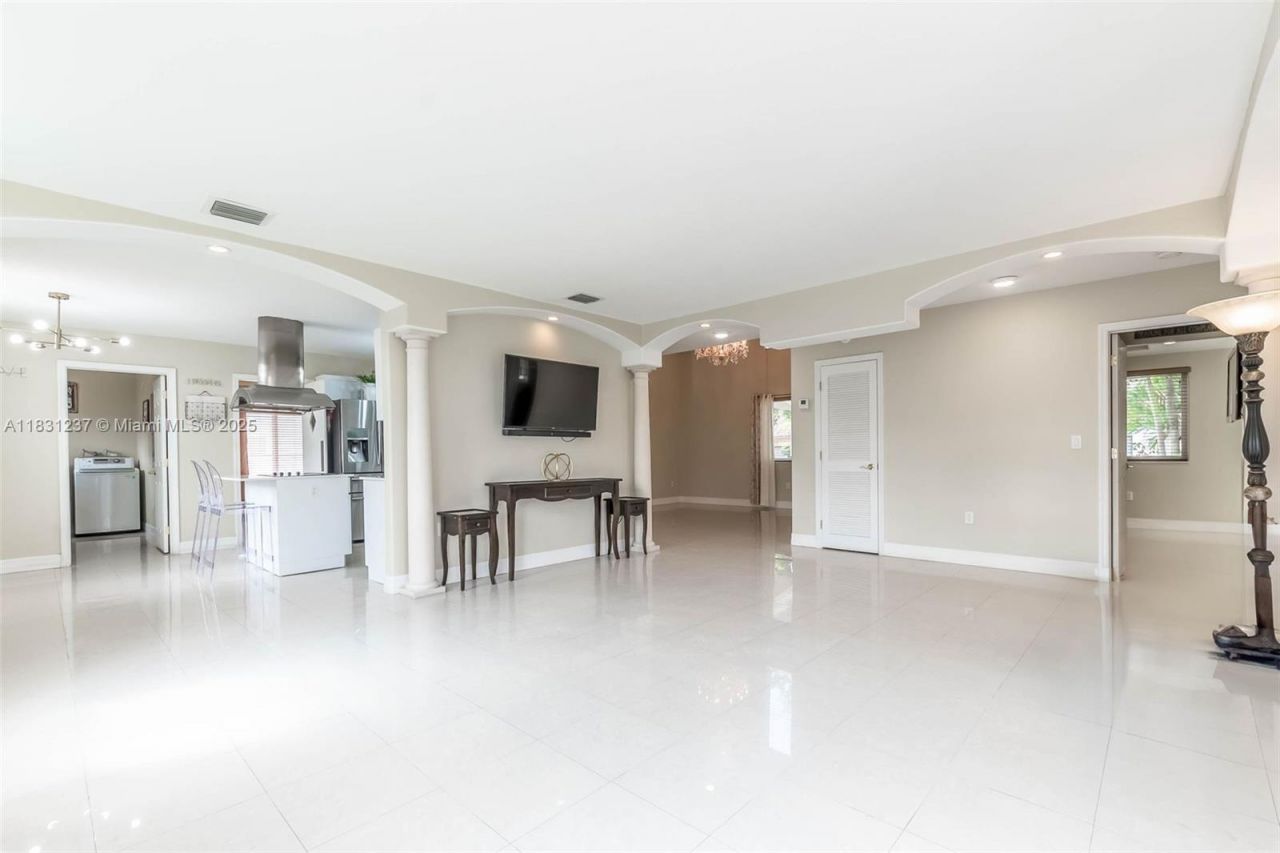 4665 SW 159th Ct, Miami, FL 33185 Photo