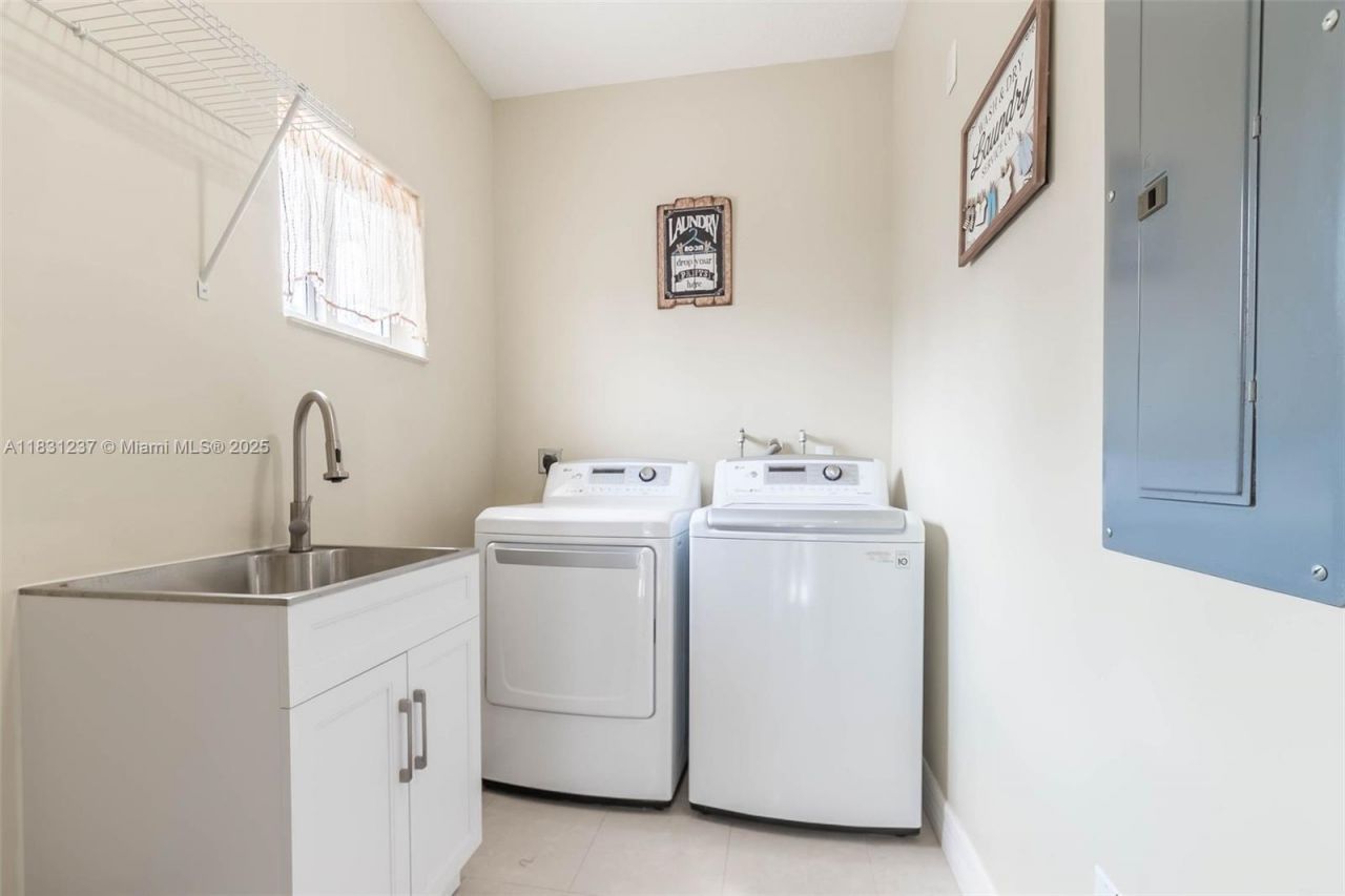 4665 SW 159th Ct, Miami, FL 33185 Photo