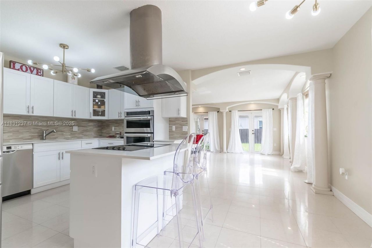 4665 SW 159th Ct, Miami, FL 33185 Photo