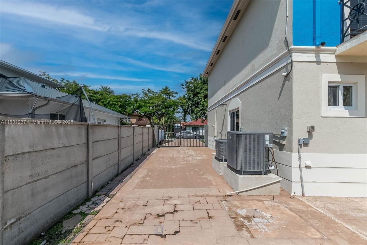 4665 SW 159th Ct, Miami, FL 33185 Photo