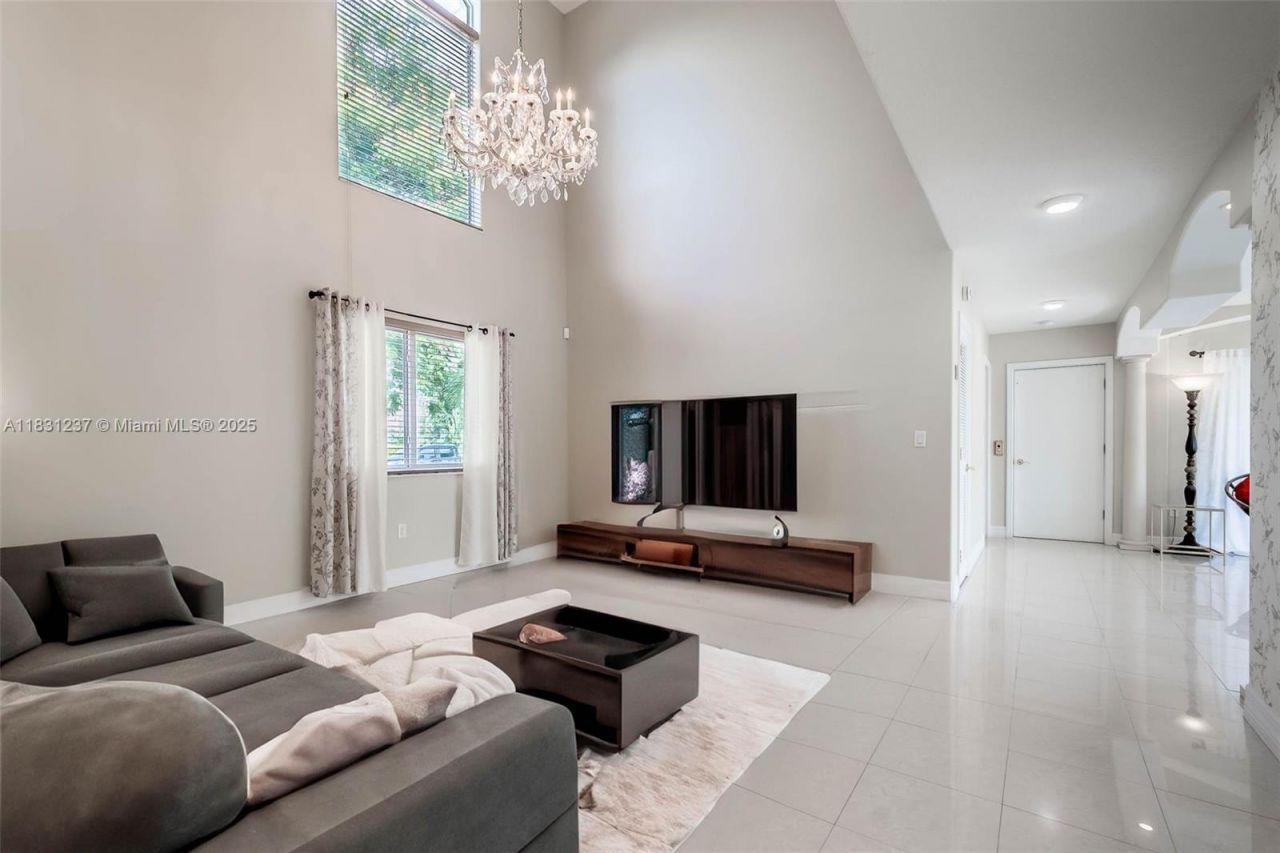 4665 SW 159th Ct, Miami, FL 33185 Photo