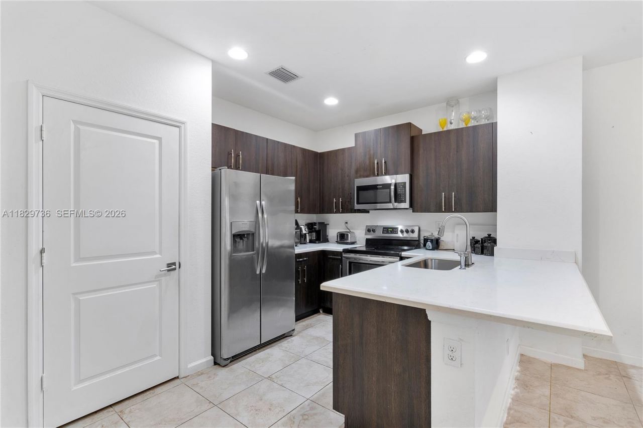 1128 NW 40th Ter, Lauderhill, FL 33313 Photo