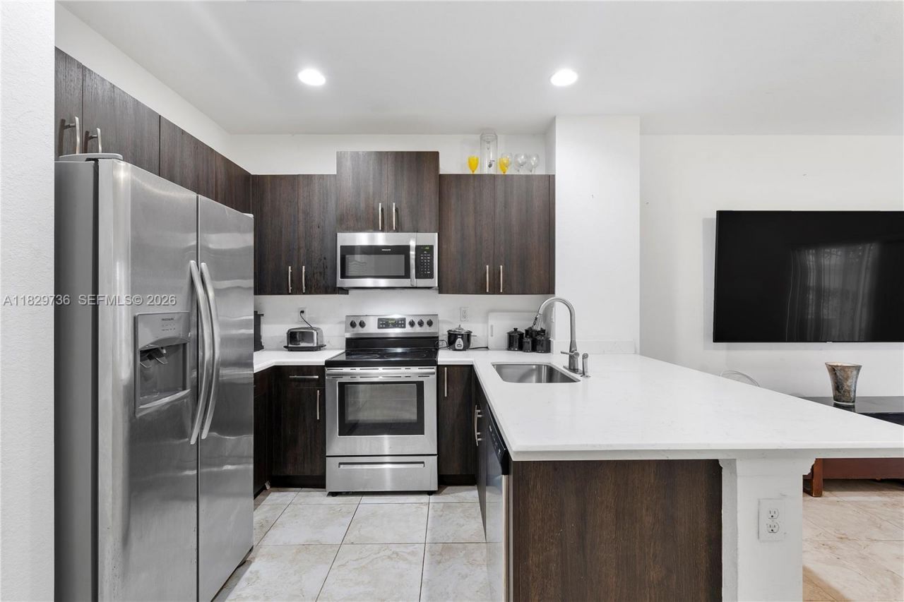 1128 NW 40th Ter, Lauderhill, FL 33313 Photo