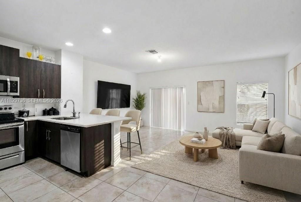 1128 NW 40th Ter, Lauderhill, FL 33313 Photo