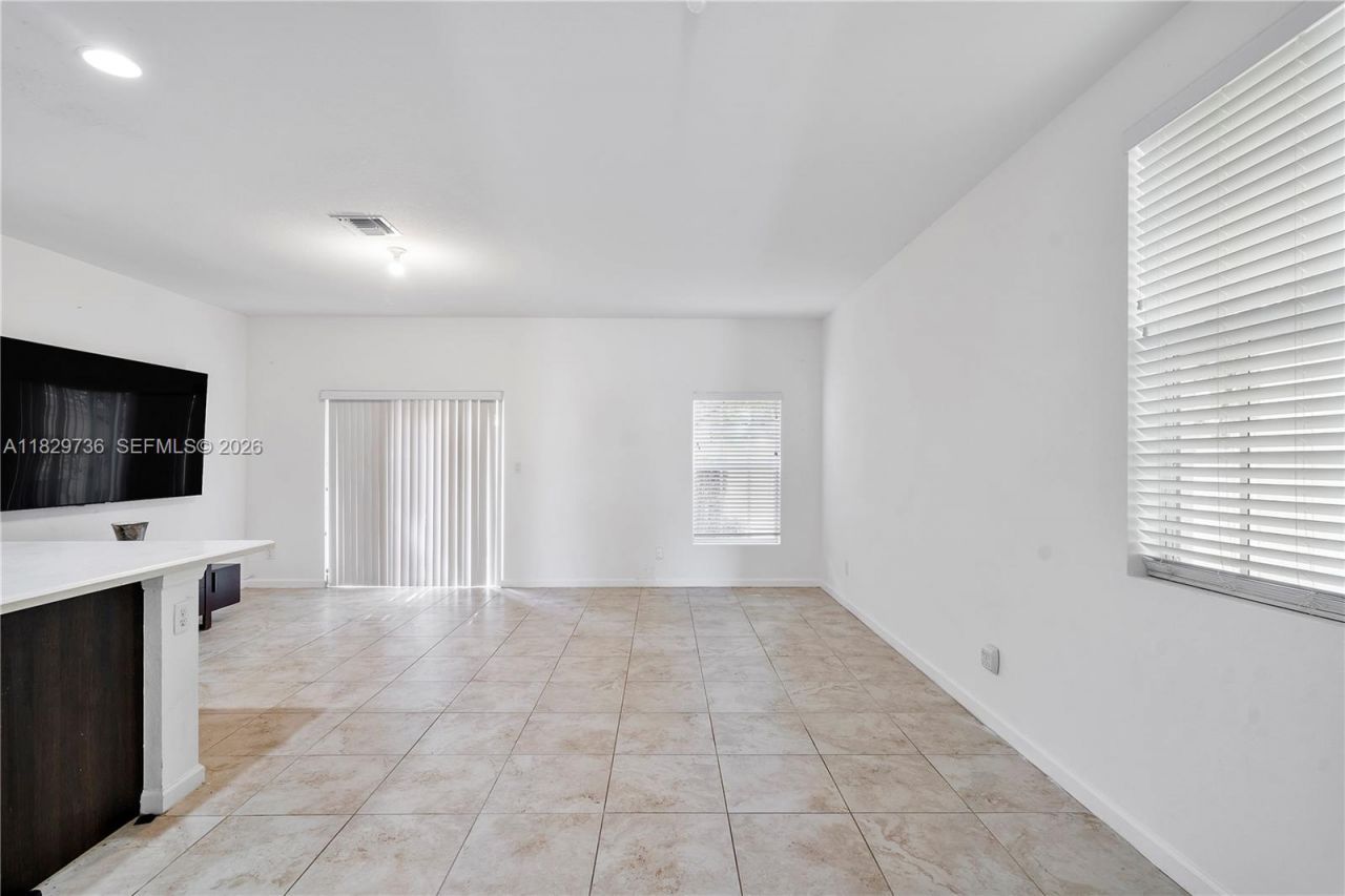 1128 NW 40th Ter, Lauderhill, FL 33313 Photo