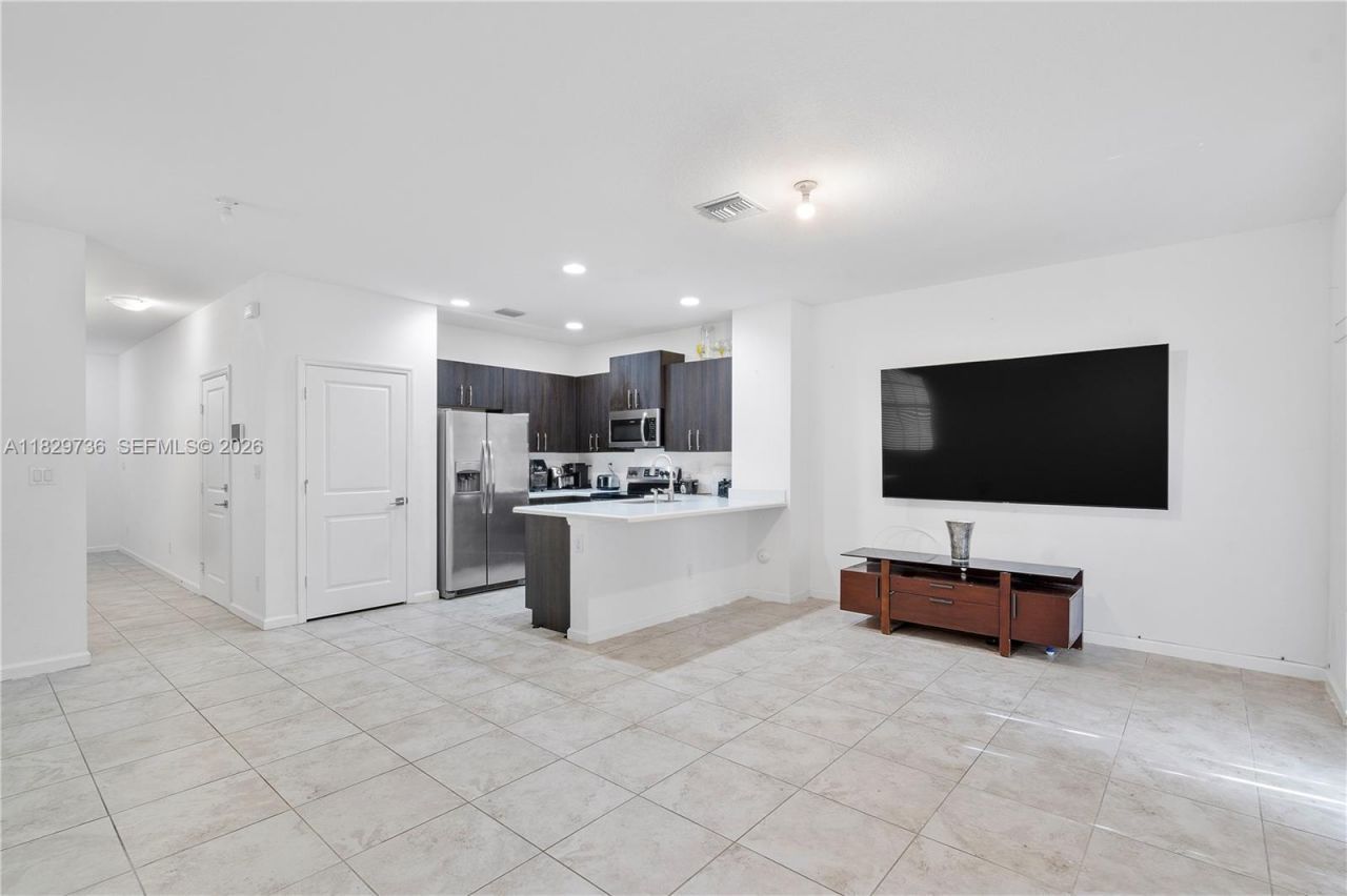 1128 NW 40th Ter, Lauderhill, FL 33313 Photo