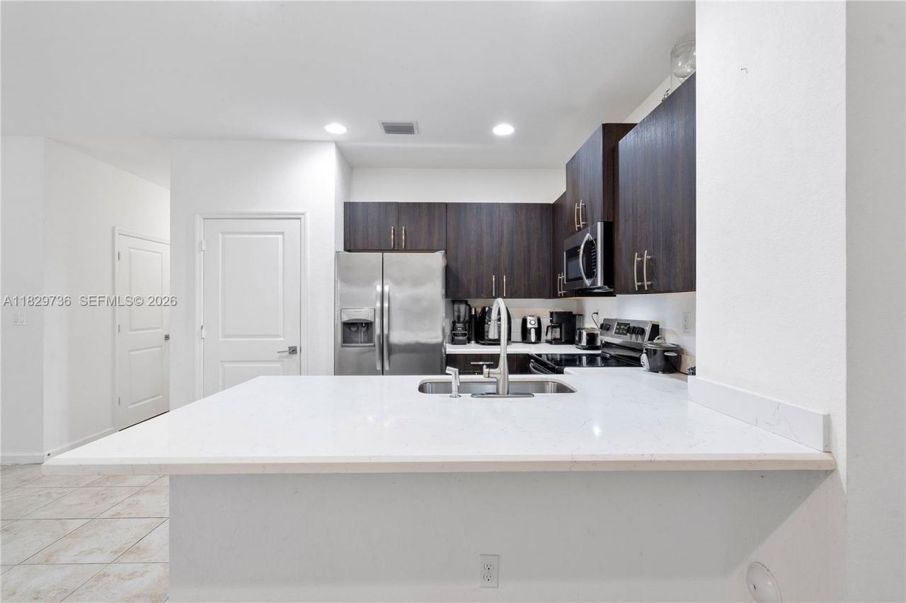 1128 NW 40th Ter, Lauderhill, FL 33313 Photo