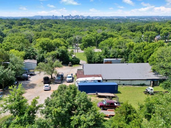 201 Hart Ln, Nashville, TN 37207