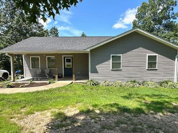 2082 Airport Ridge Rd, Linden, TN 37096