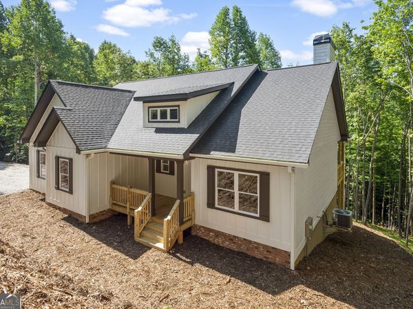 8 Hawks Nest Road, Blairsville, GA 30512