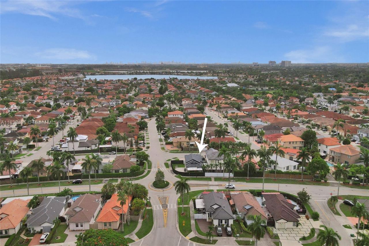 898 NW 131st Ave, Miami, FL 33182 Photo
