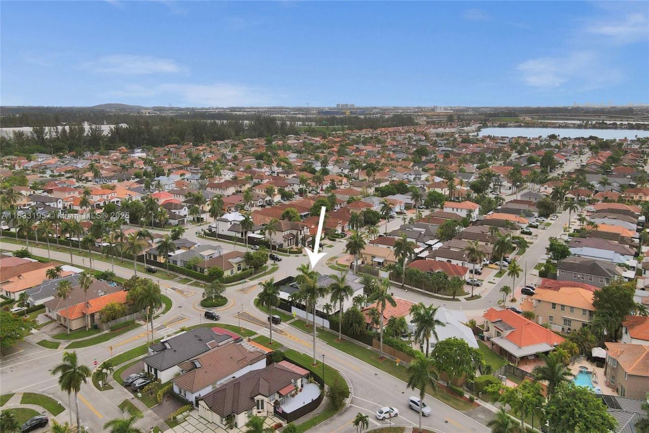 898 NW 131st Ave, Miami, FL 33182 Photo