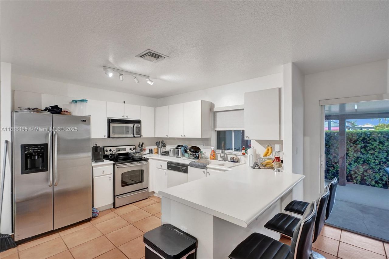 898 NW 131st Ave, Miami, FL 33182 Photo