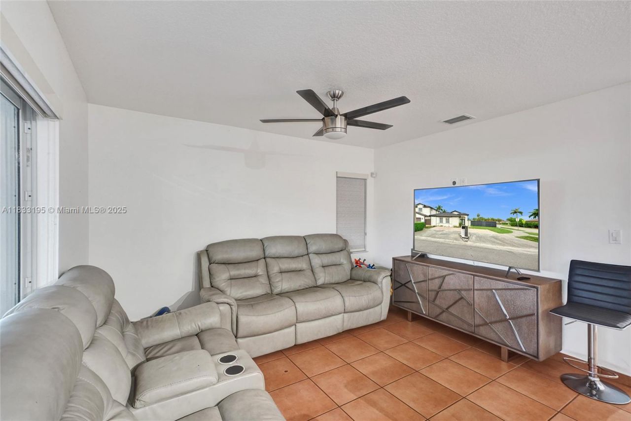 898 NW 131st Ave, Miami, FL 33182 Photo