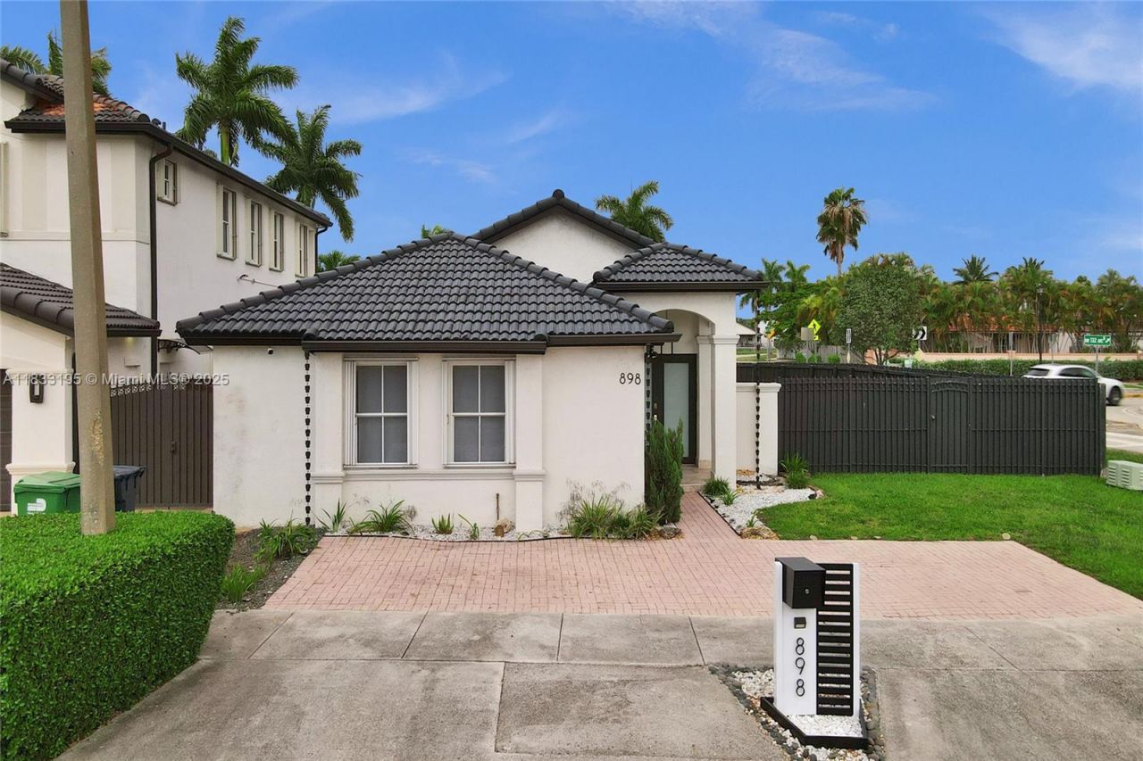 898 NW 131st Ave, Miami, FL 33182 Photo