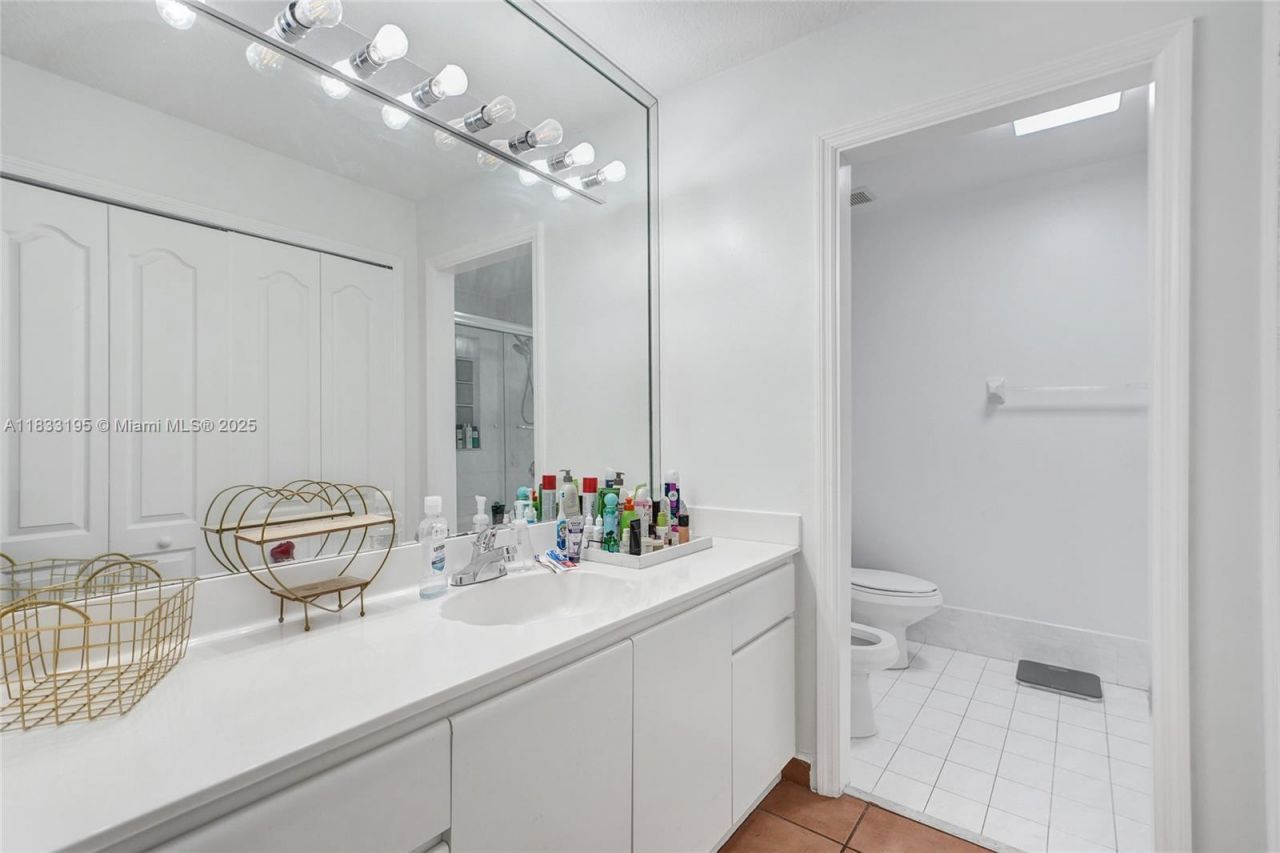 898 NW 131st Ave, Miami, FL 33182 Photo