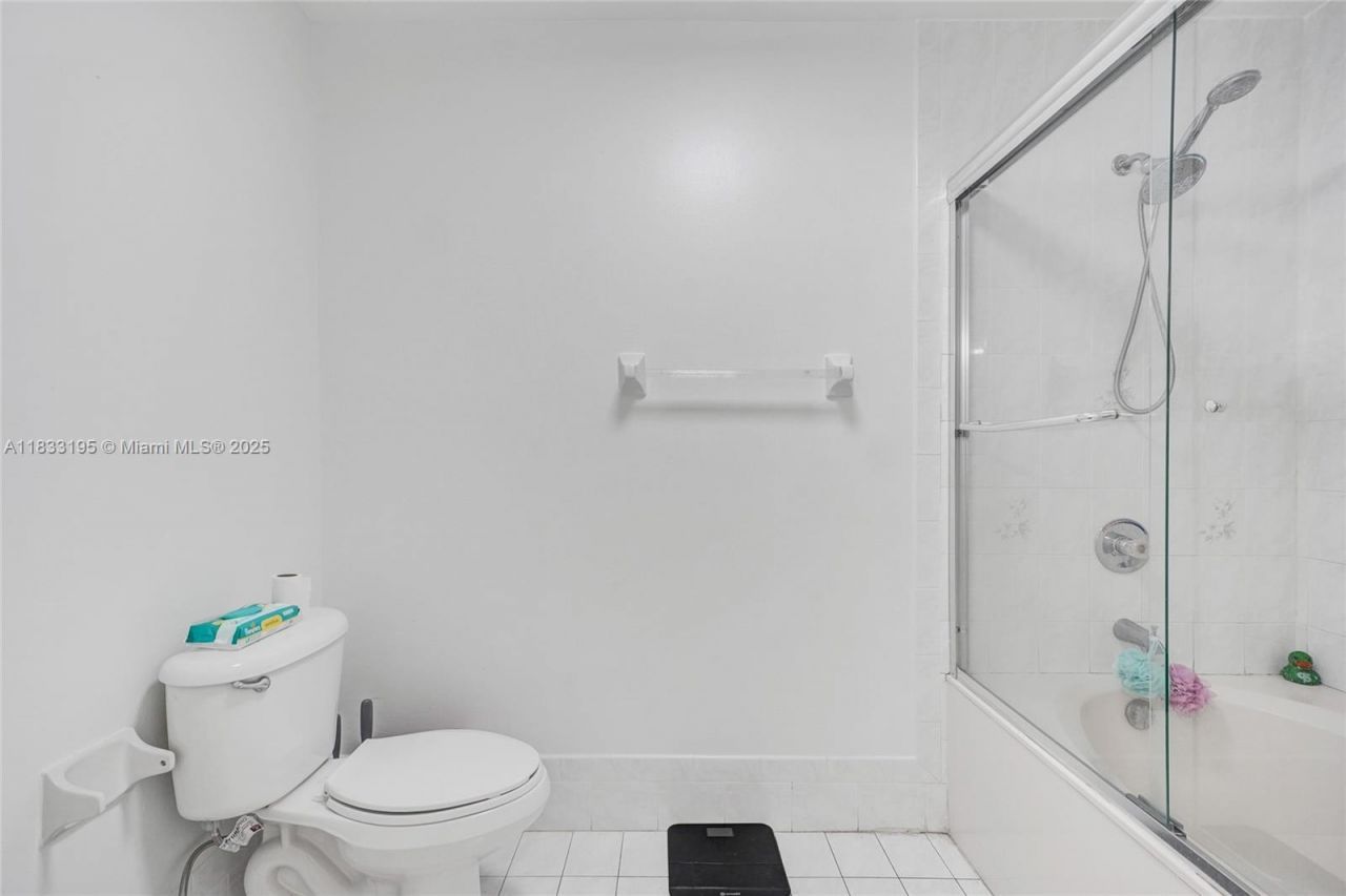 898 NW 131st Ave, Miami, FL 33182 Photo