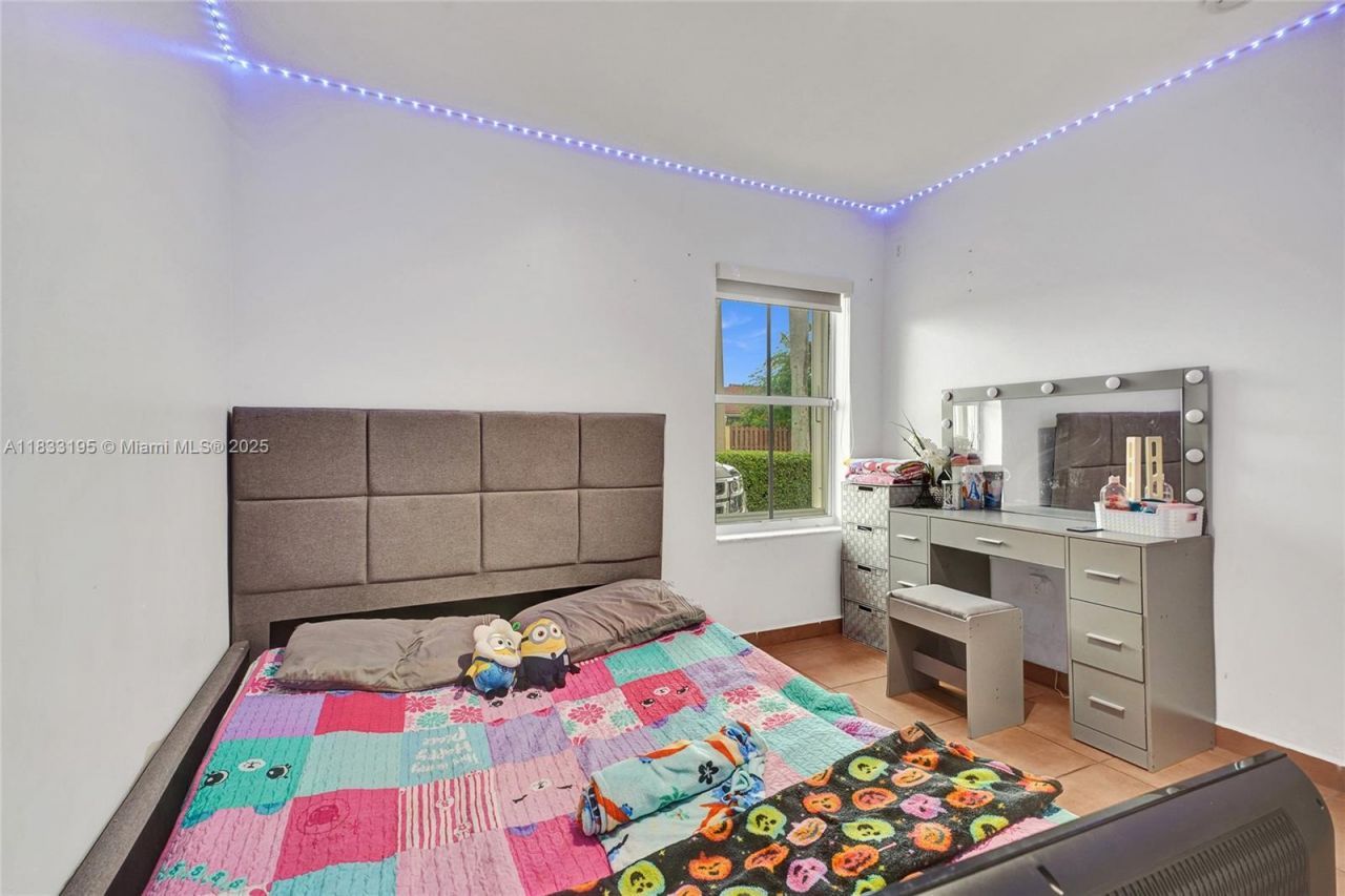 898 NW 131st Ave, Miami, FL 33182 Photo