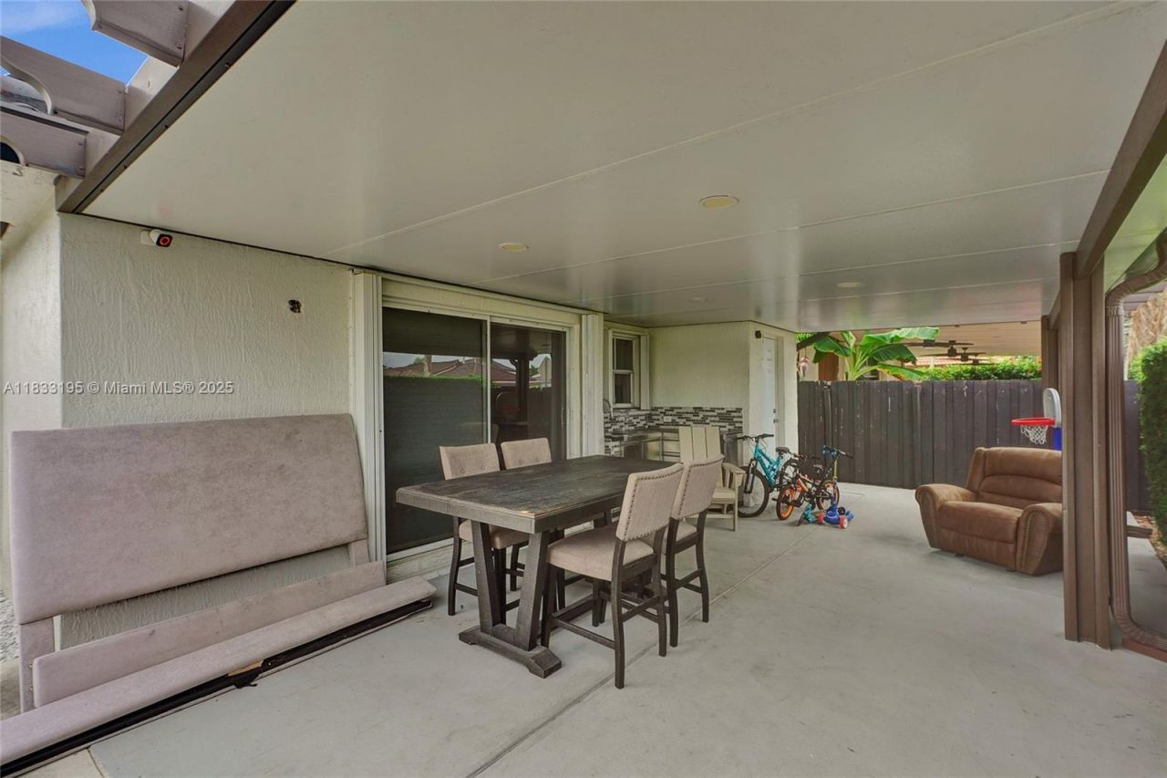 898 NW 131st Ave, Miami, FL 33182 Photo