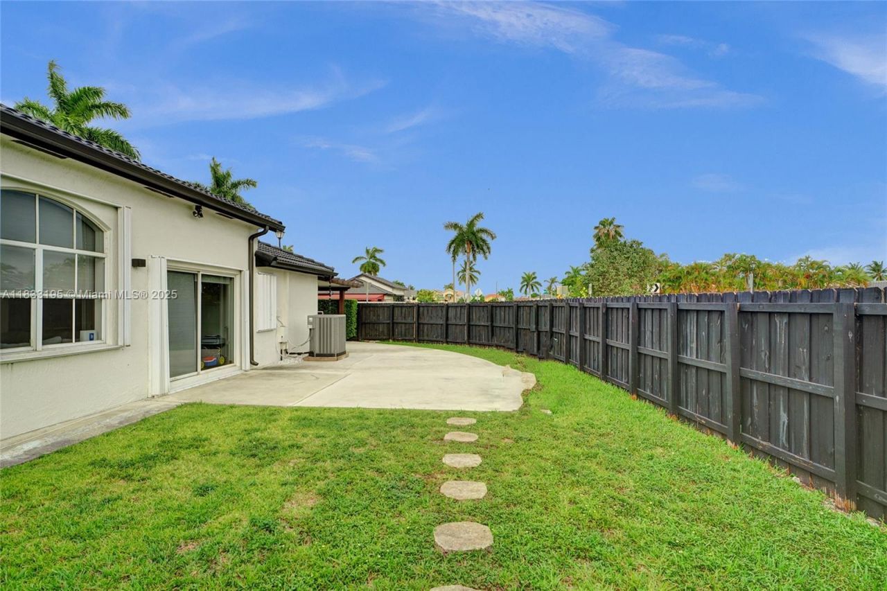 898 NW 131st Ave, Miami, FL 33182 Photo