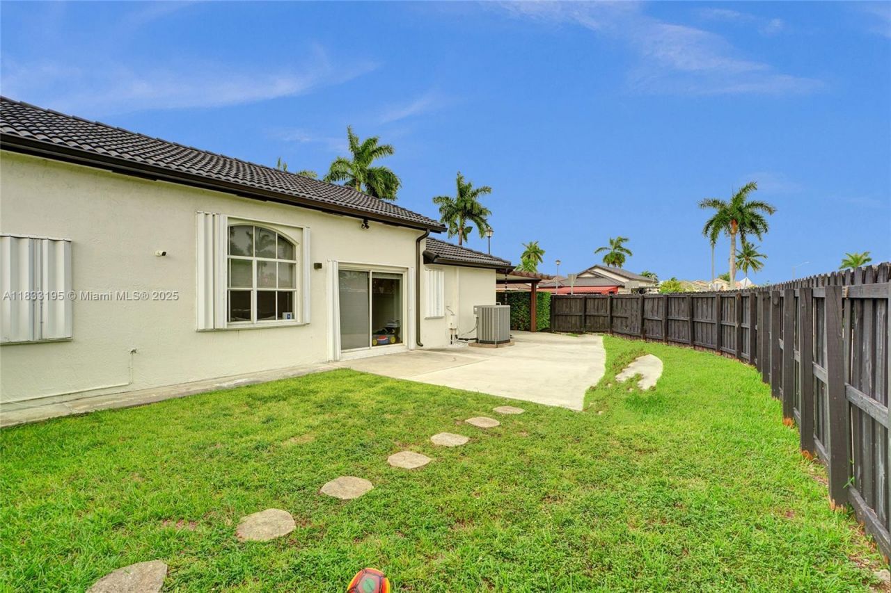 898 NW 131st Ave, Miami, FL 33182 Photo