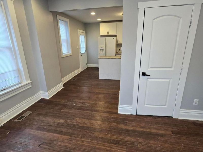 1035 Sullivant Avenue, Columbus, OH 43223 Photo 12