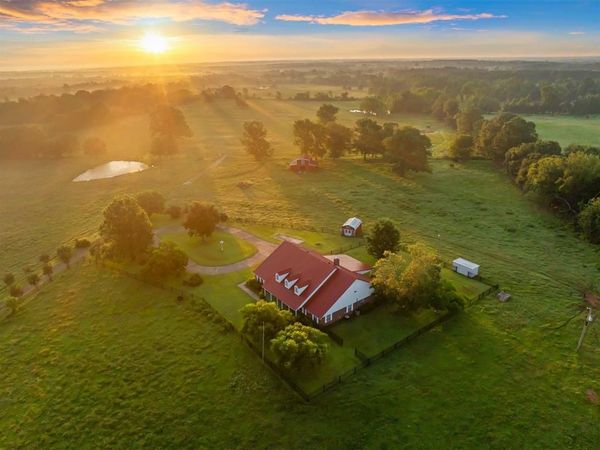 802 N Denison Road, Idabel, OK 74745