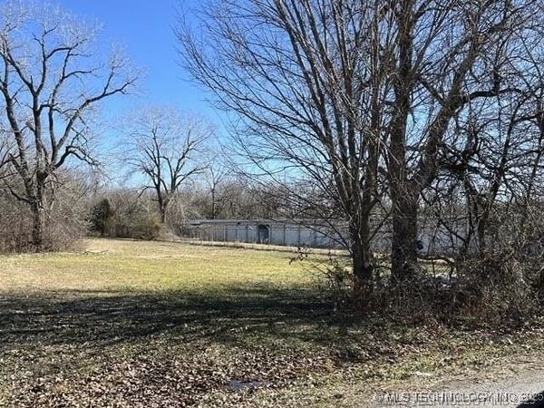 N Columbia Avenue , Tulsa, OK 74110