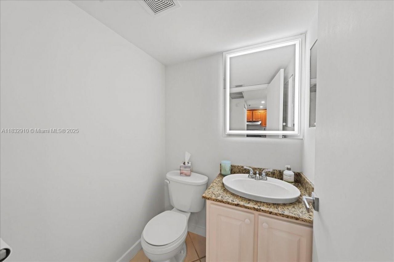 540 Brickell Key Dr, Unit 412, Miami, FL 33131 Photo