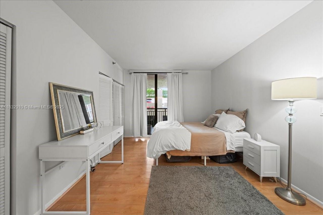 540 Brickell Key Dr, Unit 412, Miami, FL 33131 Photo