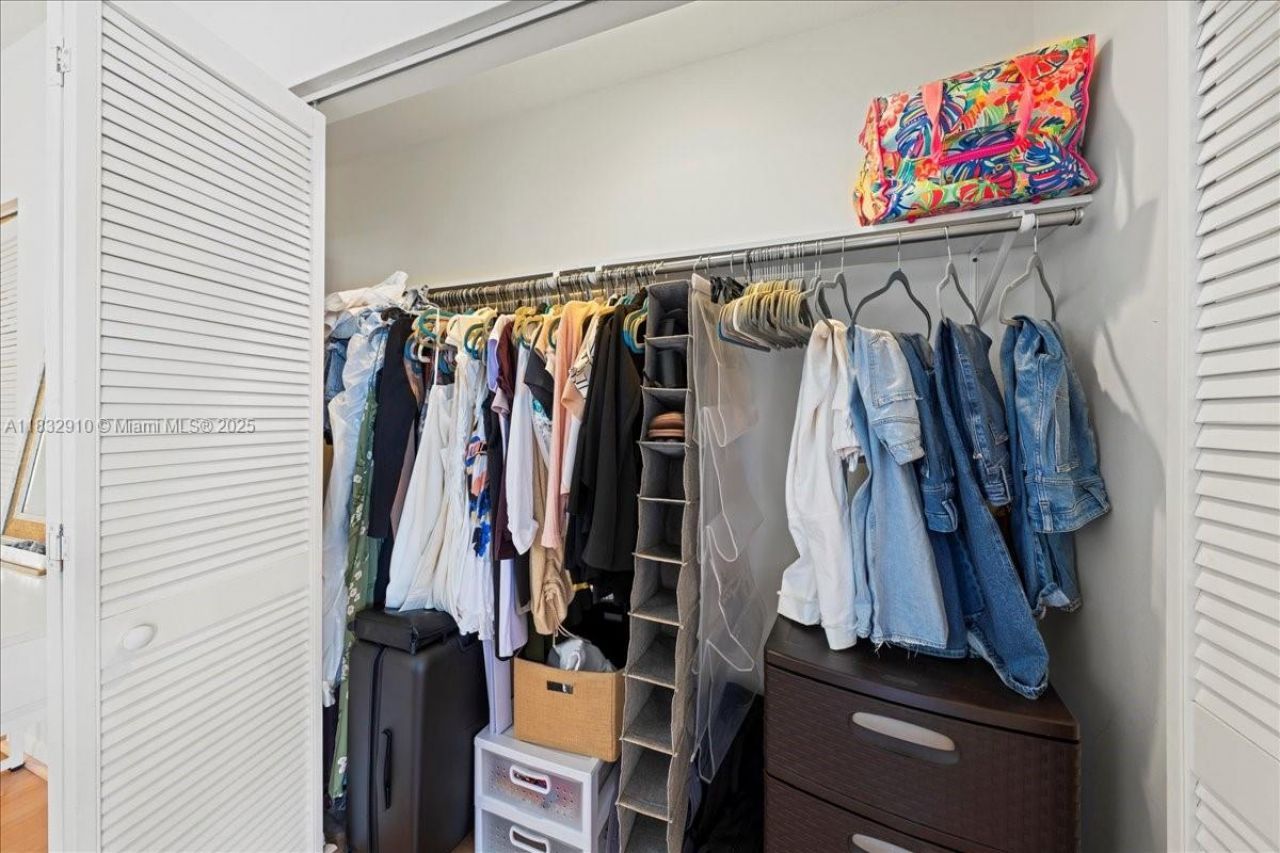 540 Brickell Key Dr, Unit 412, Miami, FL 33131 Photo