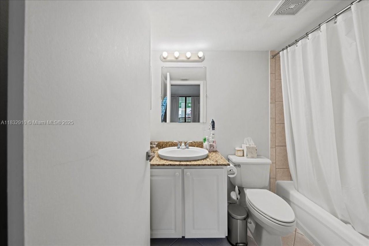 540 Brickell Key Dr, Unit 412, Miami, FL 33131 Photo