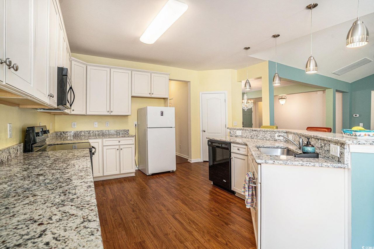 737 Lafayette Park Dr. Photo 10