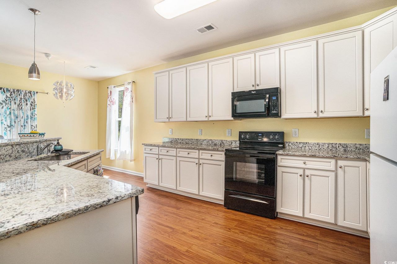 737 Lafayette Park Dr. Photo 11