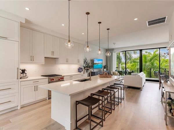 850 Central AVE, Unit 203, NAPLES, FL 34135