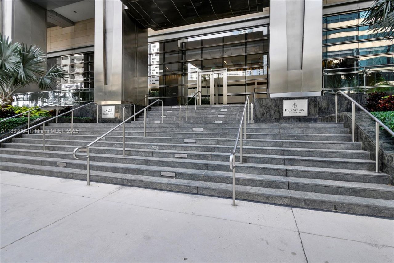 1425 Brickell Ave, Unit 42E, Miami, FL 33131 Photo