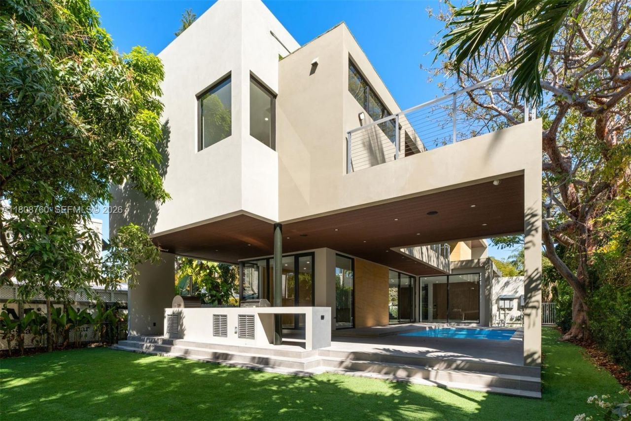 234 SW 22nd Rd, Miami, FL 33129 Photo