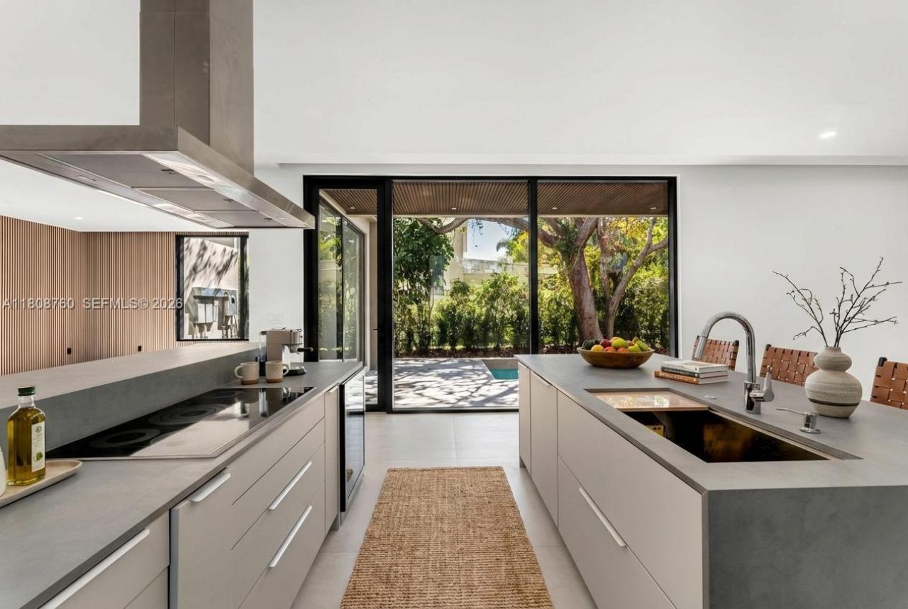 234 SW 22nd Rd, Miami, FL 33129 Photo