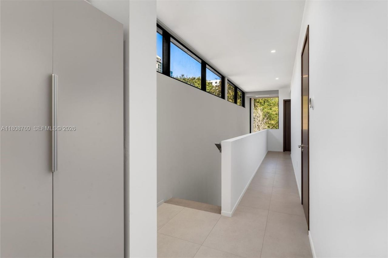 234 SW 22nd Rd, Miami, FL 33129 Photo