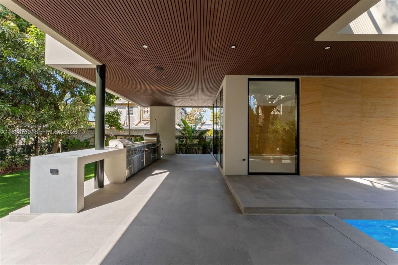 234 SW 22nd Rd, Miami, FL 33129 Photo