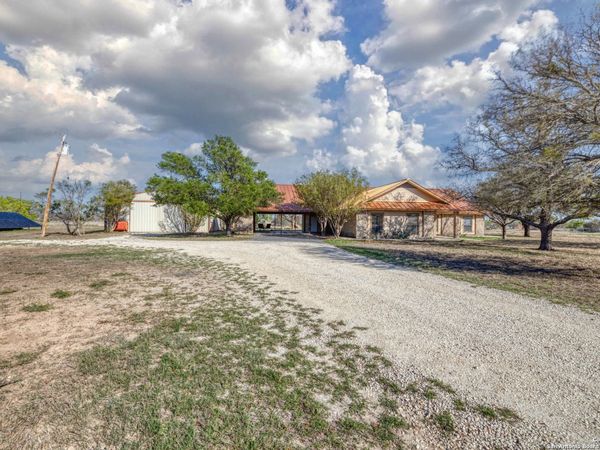 115 Private Road 4455 (B), Uvalde, TX 78801