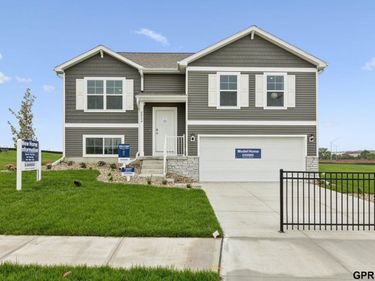 8804 S 185th Street, Gretna, NE 68136