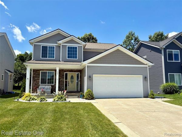 329 Beaver Run, Holly Twp, MI 48442