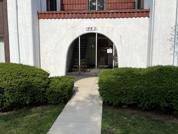 743 E Fullerton Avenue, Unit 103, Glendale Heights, IL 60139