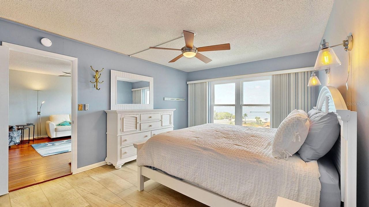 4900 Brittany Drive S, Unit 1011, Saint Petersburg, FL 33715 Photo