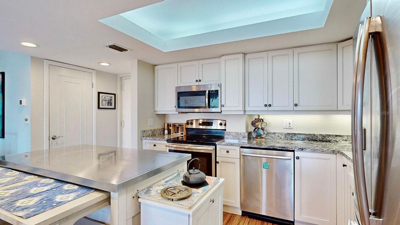 4900 Brittany Drive S, Unit 1011, Saint Petersburg, FL 33715 Photo