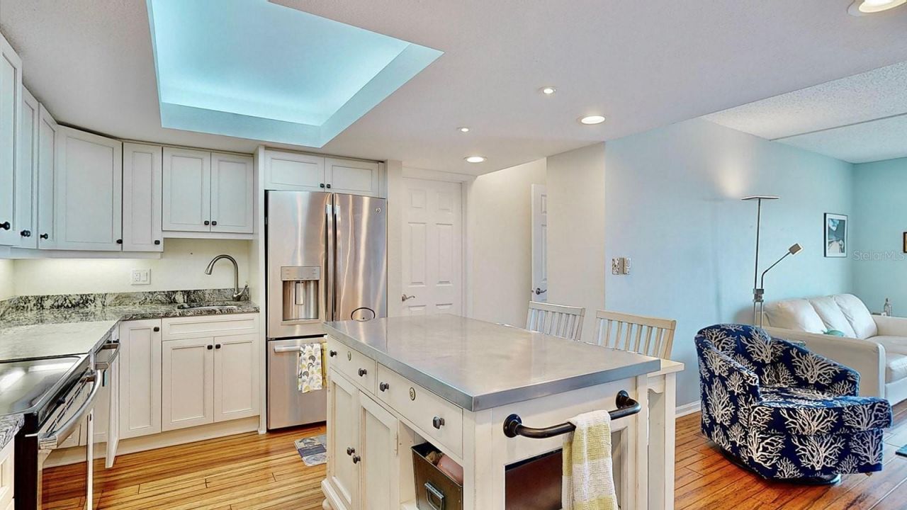 4900 Brittany Drive S, Unit 1011, Saint Petersburg, FL 33715 Photo