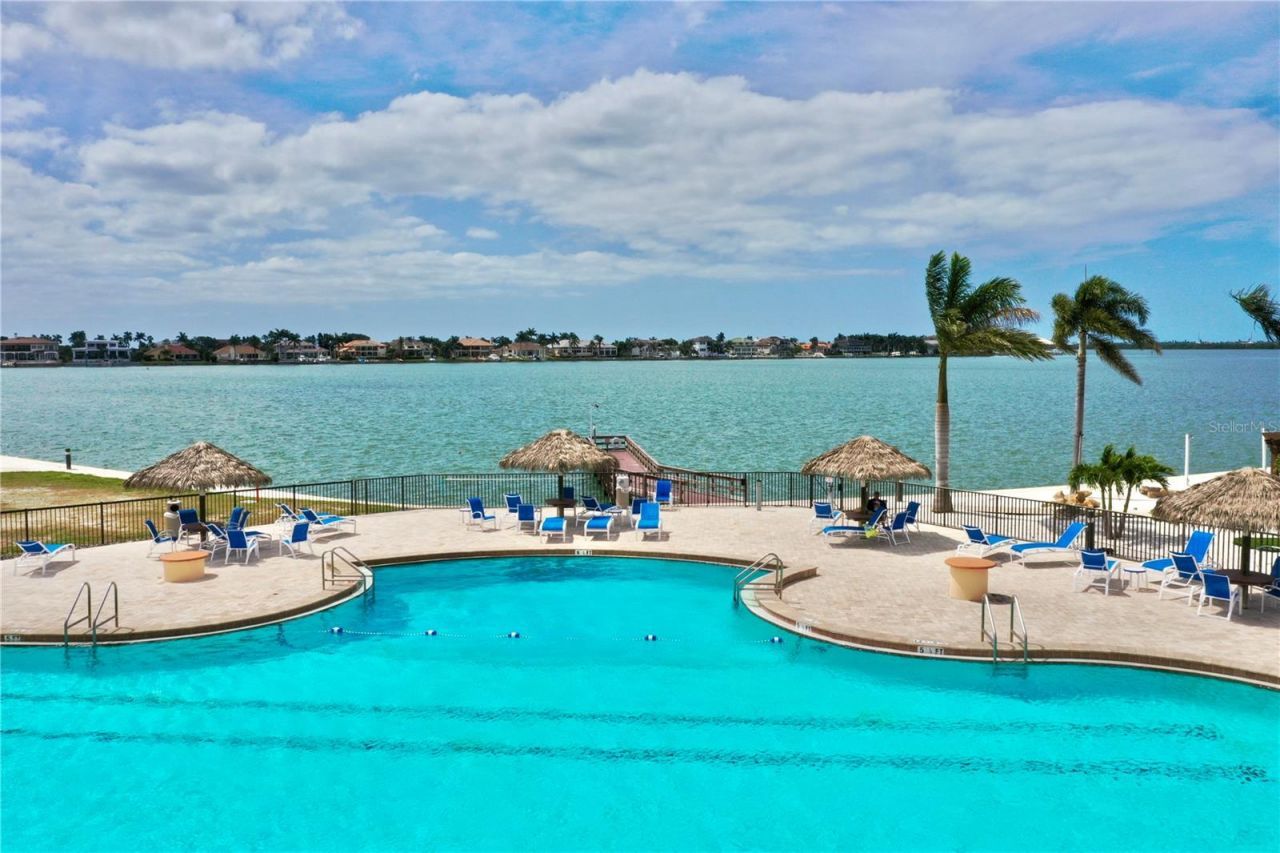 4900 Brittany Drive S, Unit 1011, Saint Petersburg, FL 33715 Photo