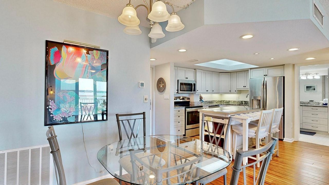 4900 Brittany Drive S, Unit 1011, Saint Petersburg, FL 33715 Photo