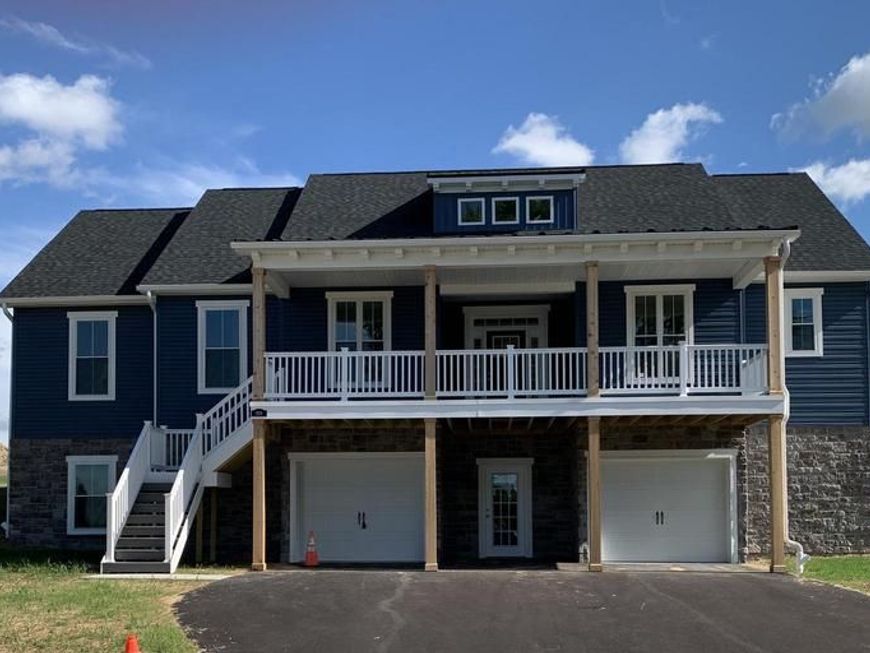 904 Cooper Road, Unit 2, Hanover, PA 17331 Main Photo